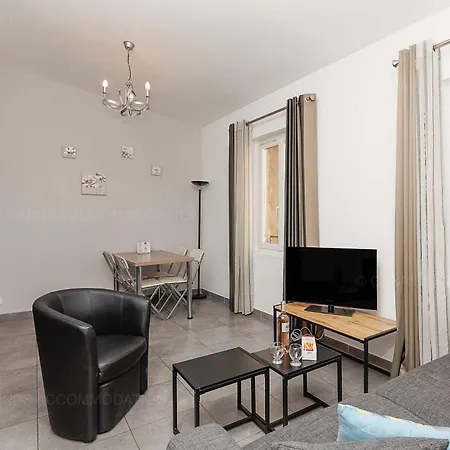 Appartamento Aout 43 *